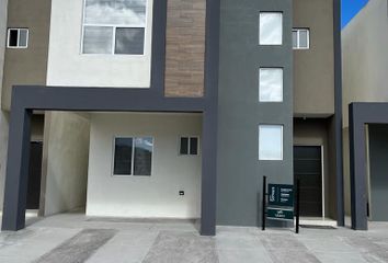 Casa en fraccionamiento en  Boulevard Ignacio Zaragoza, Fraccionamiento Urbiquinta Granada, Juárez, Chihuahua, 32685, Mex