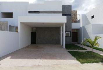 Casa en condominio en  Pueblo Cholul, Mérida, Yucatán