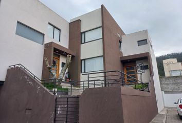 Casa en  Rhg2+6xg, Quito 170157, Ecuador