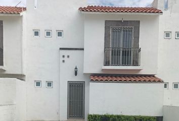 Casa en fraccionamiento en  Paseo De La Cuesta, Villas De Irapuato, Irapuato, Guanajuato, 36670, Mex