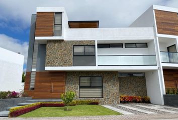 Casa en  Fraccionamiento Cumbres Del Lago, Municipio De Querétaro