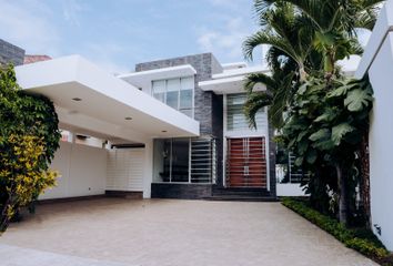 Casa en  Rx25+cj Guayaquil, Ecuador