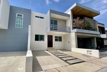 Casa en fraccionamiento en  Zapopan, Jalisco, Mex