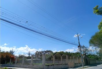 Terreno Comercial en  Guayllabamba, Quito