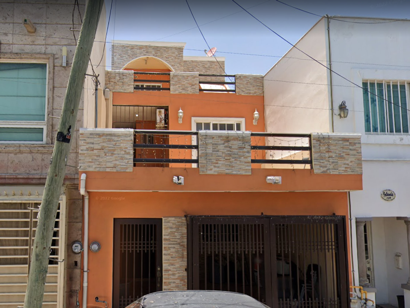 venta Casa en Paseo Palmas IV, Apodaca (ST 648)