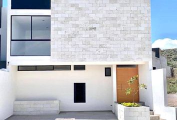 Casa en fraccionamiento en  Avenida Benito Juárez, Satélite, San Luis Potosí, 78380, Mex