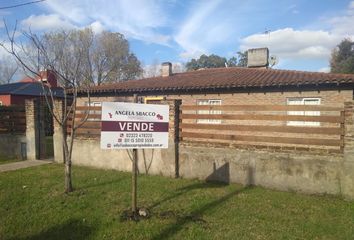 Casa en  Etchegoyen, Exaltación De La Cruz