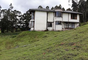 Terreno Comercial en  Mfxw+vfp, Quito, Ecuador