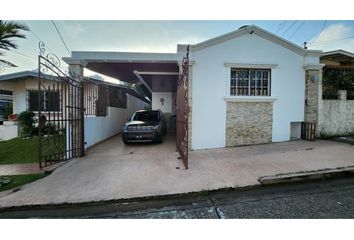Casa en  Compania Atlas, S A, Avenida Ricardo Joaquín Alfaro, Betania, Panamá, Pan