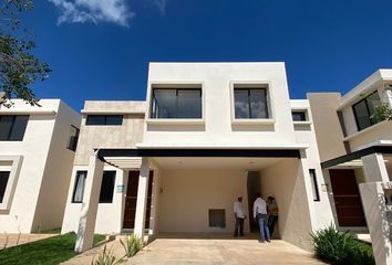 Casa en condominio en  Pueblo Cholul, Mérida, Yucatán