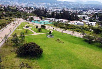 Terreno Comercial en  Cumbayá, Quito