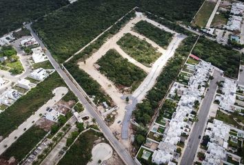 Lote de Terreno en  Calle 21, Cholul, Mérida, Yucatán, 97305, Mex