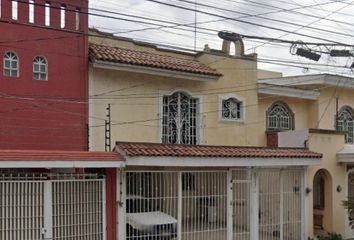 Casa en fraccionamiento en  Calle Constitución De 1857 3319-3377, El Tapatío, Tlaquepaque, Jalisco, 45588, Mex