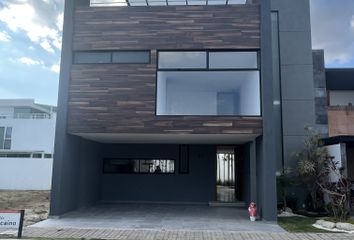 Casa en fraccionamiento en  Boulevard De Los Volcanes, Barrio San Isidro, Ocoyucan, Puebla, 72850, Mex