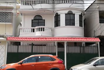 Casa en  Dr. Miguel Martínez Serrano 410, Guayaquil 090613, Ecuador