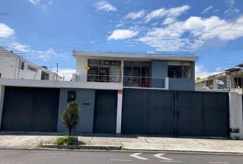 Casa en  Mariana De Jesús, Belisario Quevedo, Quito