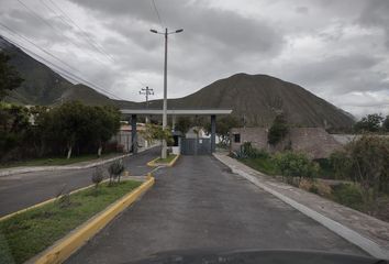 Terreno Comercial en  Av. Manuel Córdova Galarza Sn, Quito, Ecuador