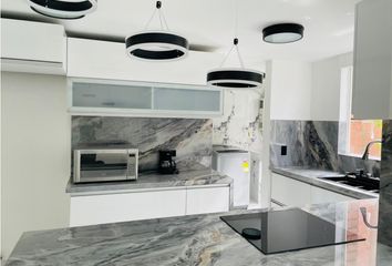 Apartamento en Carrera 32d, Las Lomas Numero 1, Comuna 14 - El Poblado, Perímetro Urbano Medellín, Medellín, Valle De Aburrá, Antioquia, Rap Del Agua Y La Montaña, 050003, Colombia