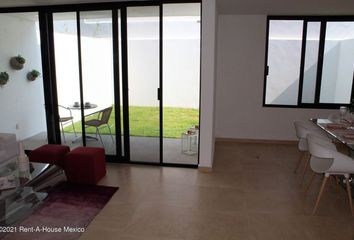 Casa en condominio en  Avenida Santa Catarina, Fraccionamiento Villas Del Mesón, Querétaro, 76226, Mex