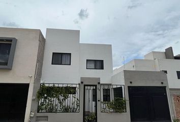 Casa en  Santuarios Del Cerrito, Corregidora, Querétaro