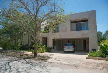 Casa en  Yucatán Country Club, Mérida, Yucatán, Mex