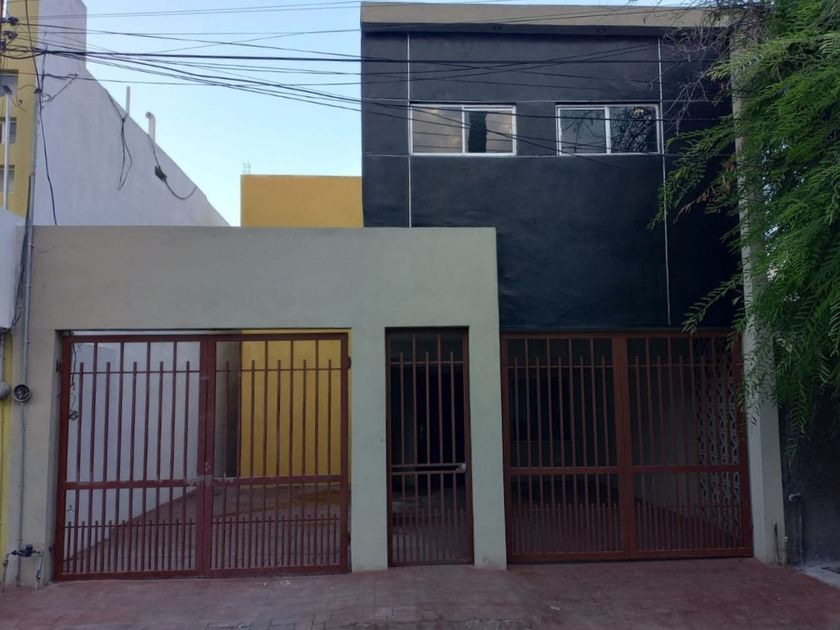 venta Casa en Pedregal de Lindavista, Guadalupe, Nuevo León (69-CV-2230)-  