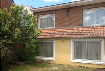 Casa en  Barrio Aeroparque, Mar Del Plata