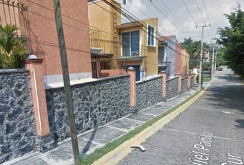 Casa en fraccionamiento en  Calle Ezequiel Padilla Sur, Fraccionamiento Burgos Bugambilias, Emiliano Zapata, Morelos, 62584, Mex