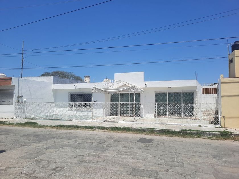 renta Casa en Jardines de Mérida, Mérida, Yucatán (EB-MJ6408r)