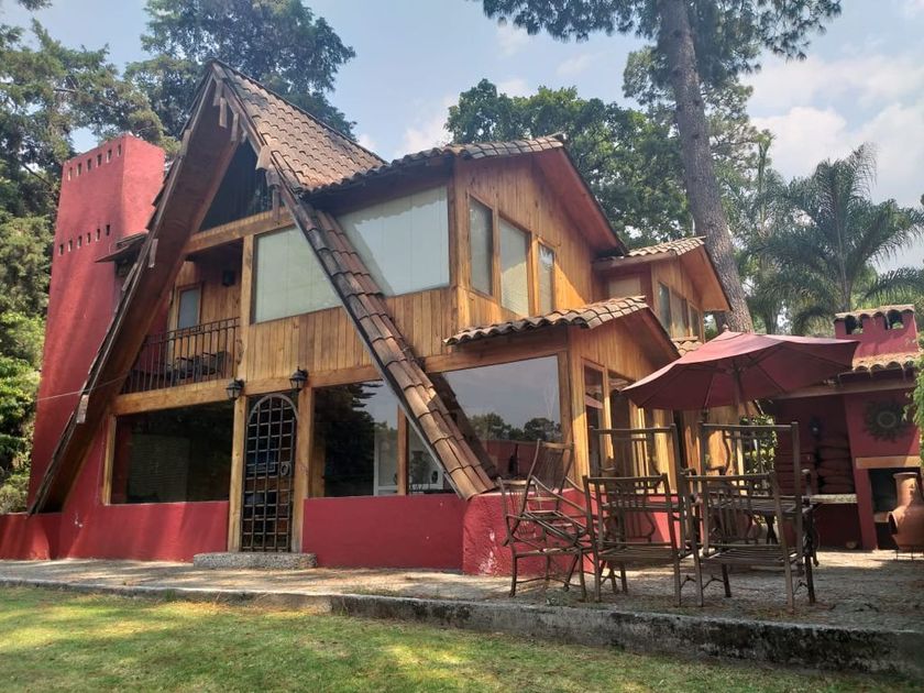 renta Casa en Avándaro, Valle de Bravo (EB-IP6141r)