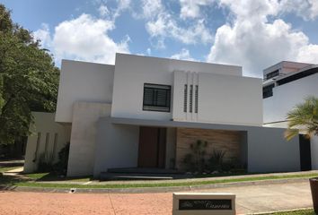 Casa en fraccionamiento en  Avenida Aconcagua, Fracc Residencial Las Cumbres, Xalapa, Veracruz De Ignacio De La Llave, 91190, Mex