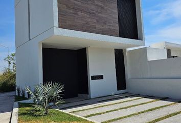 Casa en  Calle Agua Marina, Rinconada Del Centenario, Ciudad De Villa De Álvarez, Villa De Álvarez, Colima, 28983, Mex