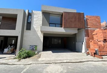 Casa en  Huajuquito, Santiago, Nuevo León