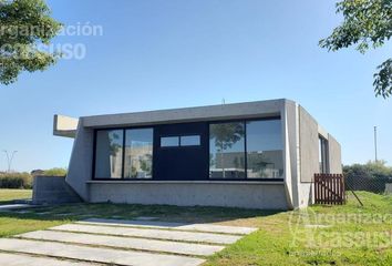 Casa en  Puertos Del Lago, Partido De Escobar