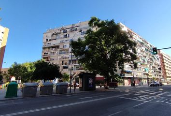 Oficina en  Los Remedios, Sevilla