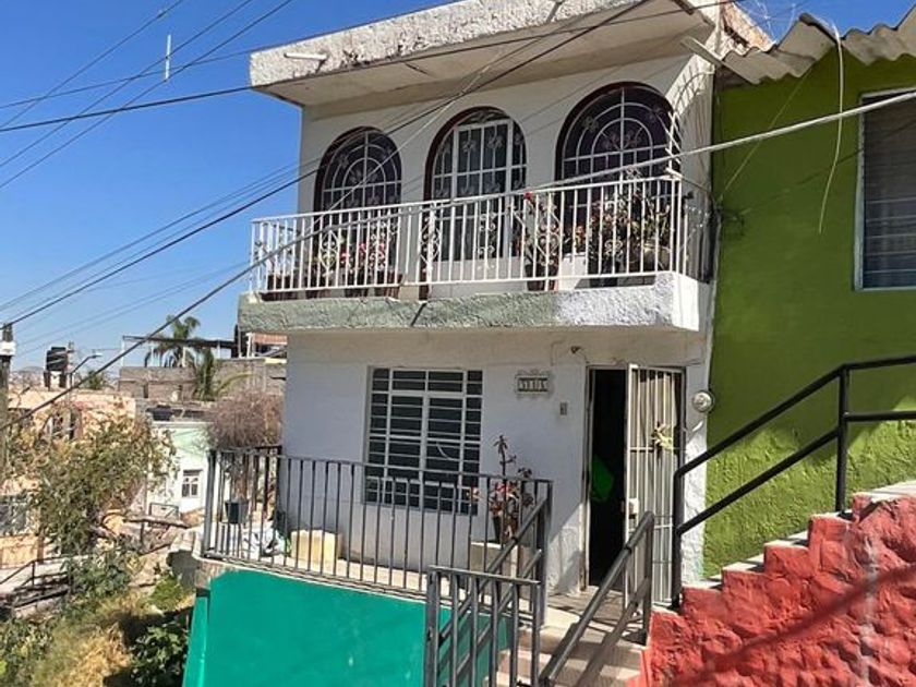 venta Casa en Pueblo Huentitan El Bajo, Guadalajara, Jalisco  (pvkIKth-venta)