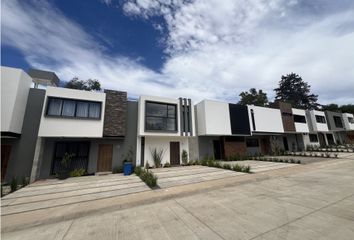 Casa en  Los Nogales, Pátzcuaro, Pátzcuaro, Michoacán