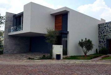 Casa en fraccionamiento en  Calle Vía Trieste, Fracc La Campiña Del Bosque, León, Guanajuato, 37690, Mex