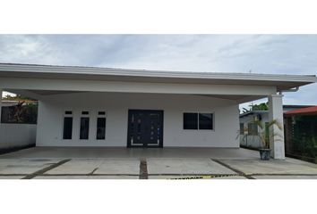 Casa en  Avenida Sexta Oeste, David, Chiriquí, Pan