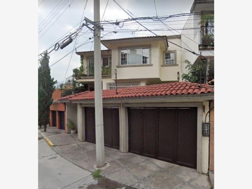 venta Casa en Lomas de Tecamachalco Sección Bosques I y II, Huixquilucan  (MX22-NC1472)