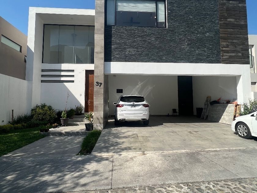 venta Casa en Zona Valle Poniente, San Pedro Garza García (EB-LW7831s)-  