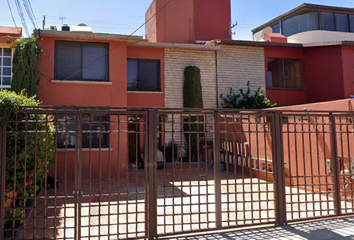 Casa en  Silverio Pérez, Paseos Santín, San Nicolás Tolentino, Estado De México, México