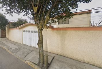 Casa en  Marie Curie, Santa Ana Tlapaltitlán, Toluca De Lerdo, Estado De México, México