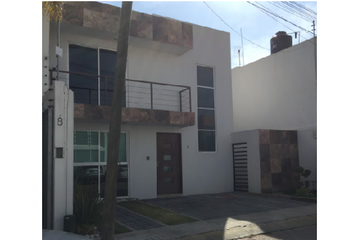 Casa en fraccionamiento en  Fuentes De La Carcaña, Santiago Momoxpan, Fuentes De La Carcaña, Cholula De Rivadavia, Puebla, México