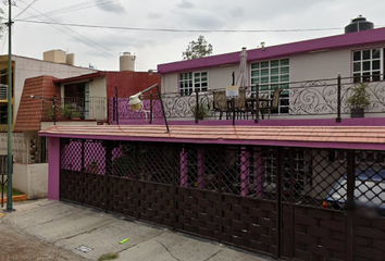 Casa en fraccionamiento en  Tórtolas, Las Alamedas, Ciudad López Mateos, Estado De México, México