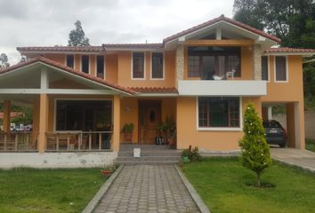 Casa en  Ph58+p7, Quito, Ecuador