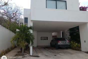 Casa en fraccionamiento en  Residencial Floresta, Mérida, Yucatán, México