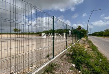 Lote de Terreno en  Av Huayacán, Cancún, Quintana Roo, México