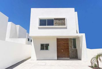 Casa en fraccionamiento en  Fraccionamiento Coronado, Bcs, Boulevard Pino Payas, La Paz, Baja California Sur, México