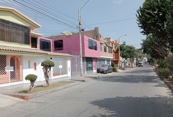 Casa en  Av. Las Malvas, San Martín De Porres, Perú